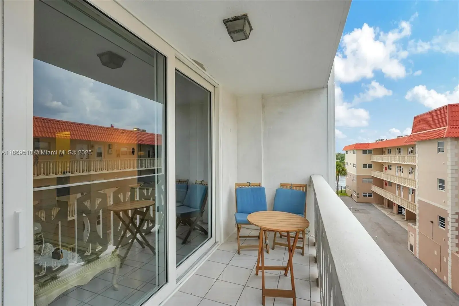 3113 S Ocean Dr # 402, Hallandale Beach FL 33009