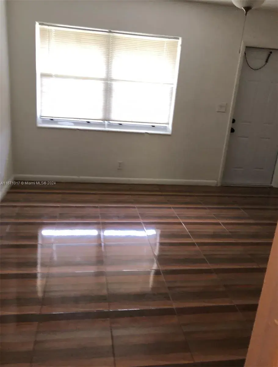 2328 Mckinley St, Hollywood FL 33020