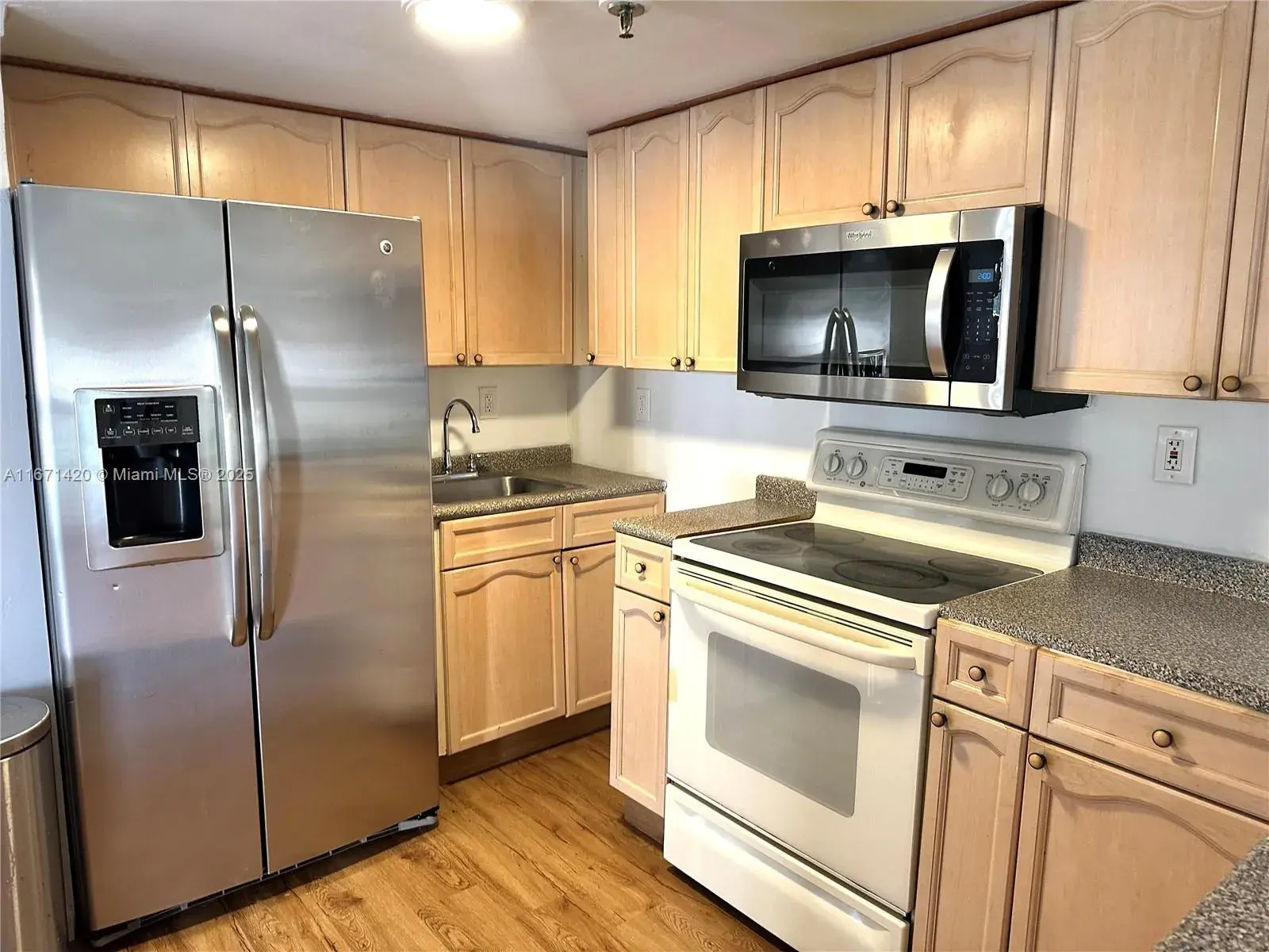 5249 NW 7th St # 117, Miami FL 33126