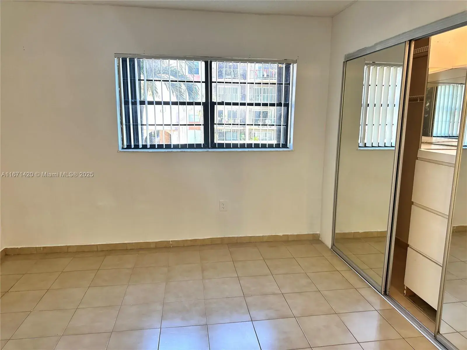 5249 NW 7th St # 117, Miami FL 33126