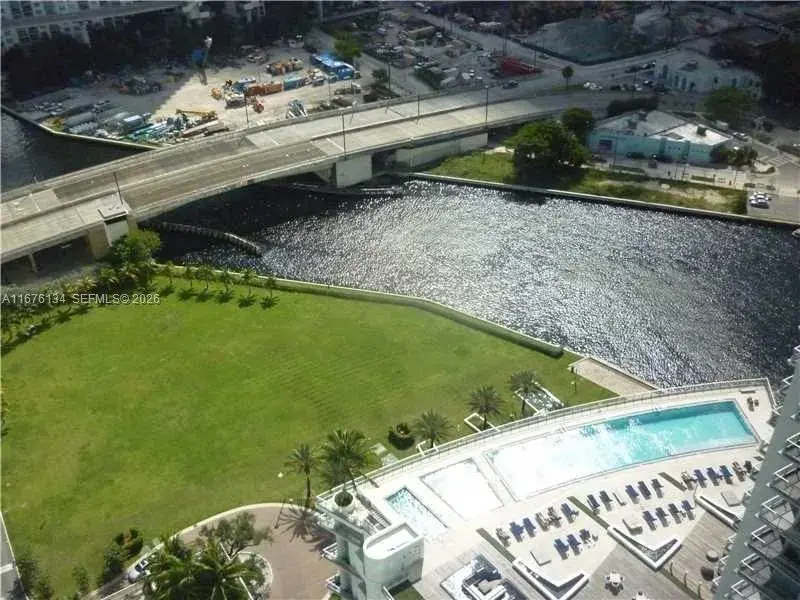 90 SW 3 ST # 3210, Miami FL 33130