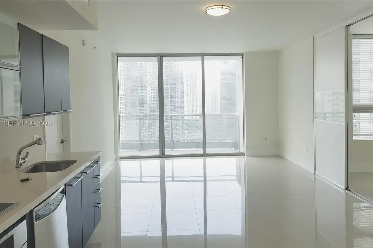 90 SW 3 ST # 3210, Miami FL 33130