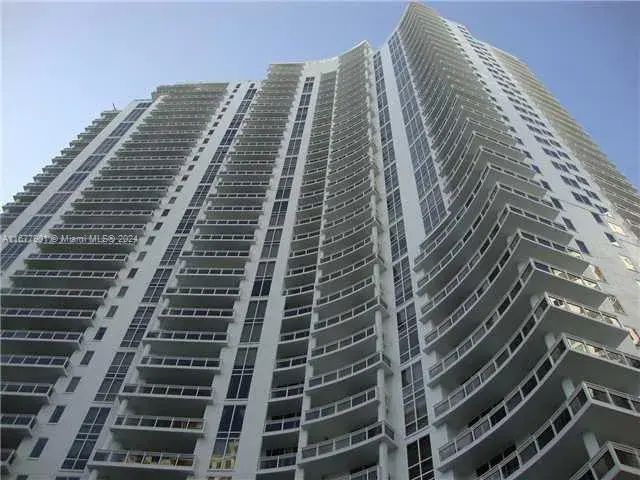 1 bedroom 1 bath Residential for sale at 901 Brickell Key Blvd # 1701, Miami FL 33131