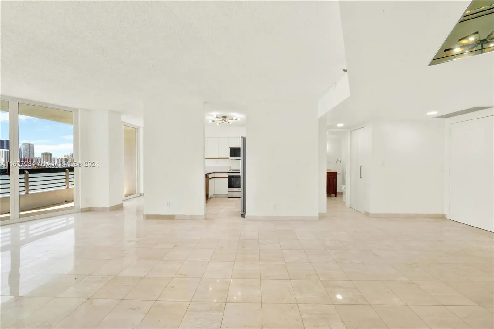 3600 Mystic Pointe Dr # 1515, Aventura FL 33180