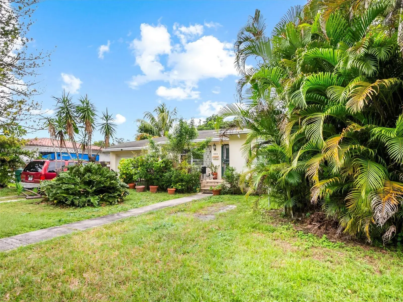 3 bedroom 1 bath Residential Lease for rent at 5801 SW 32nd St, Miami FL 33155