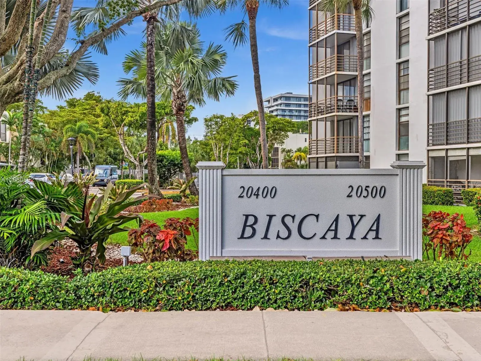 1 bedroom 1 bath Residential Lease for rent at 20500 W Country Club Dr # 106, Aventura FL 33180