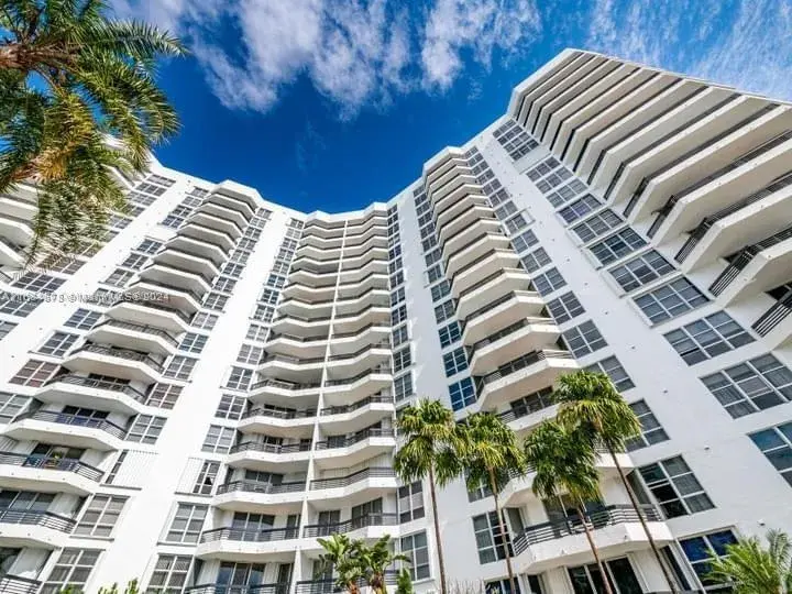 3500 Mystic Pointe Dr # 2306, Aventura FL 33180