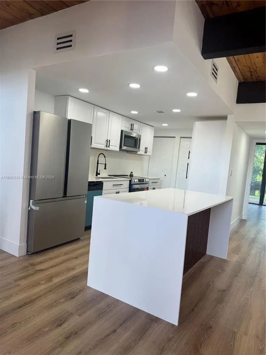 761 E Coco Plum Cir # 6, Plantation FL 33324