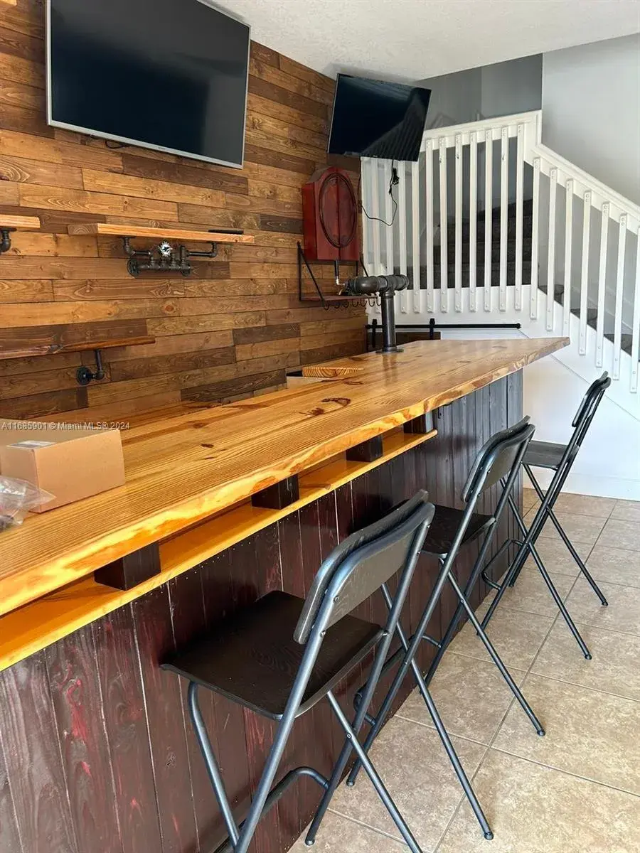 4441 NW 48th Ter, Tamarac FL 33319