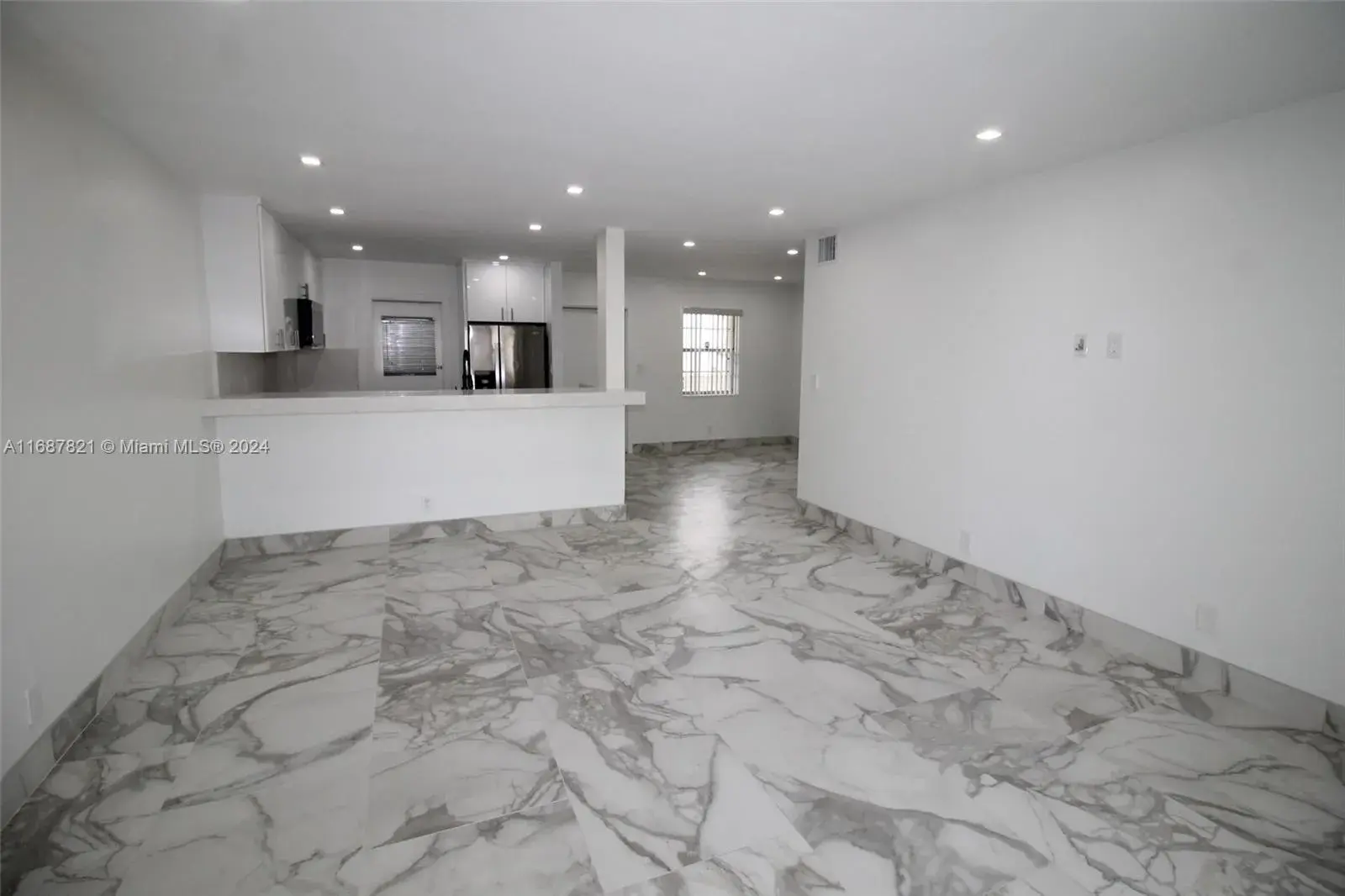 2 bedroom 2 bath Residential for sale at 4100 N 58th Ave # 211, Hollywood FL 33021