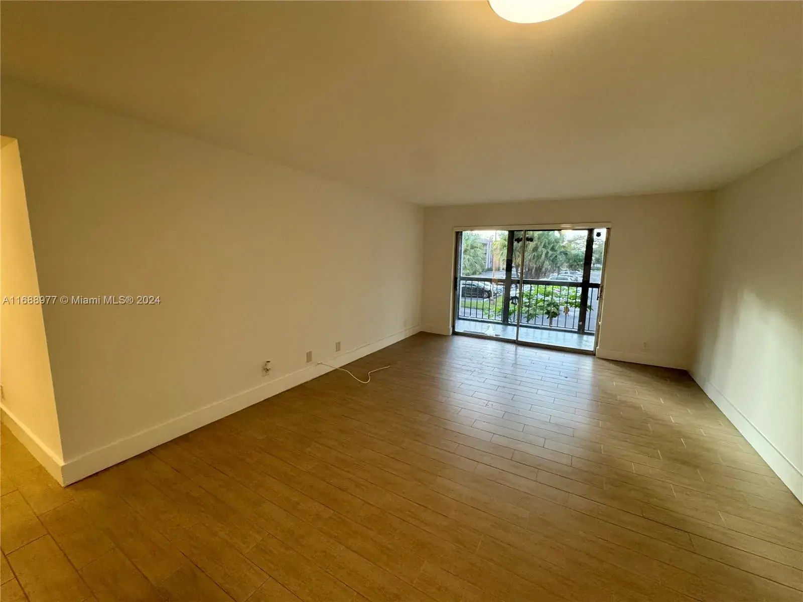 7000 Nova Dr # 202E, Davie FL 33317