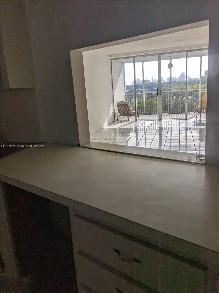 1780 NE 191st St # 2, Miami FL 33179