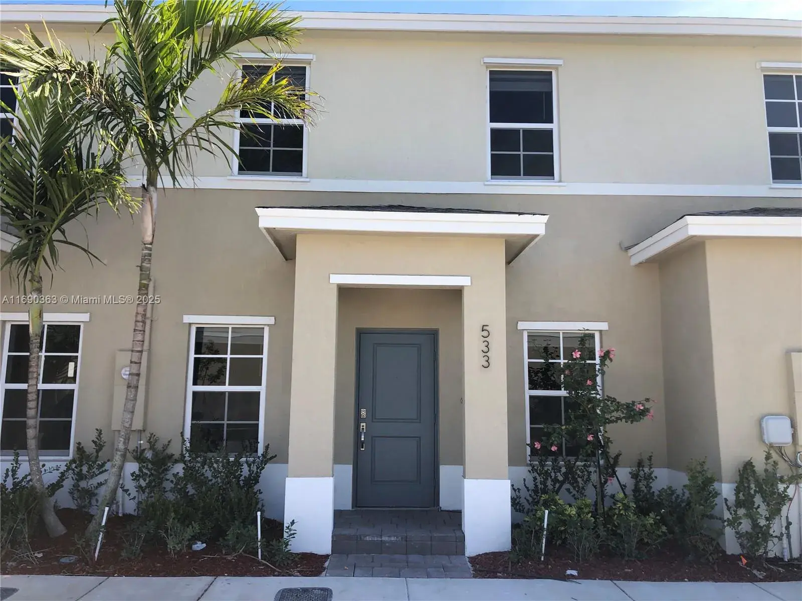 3 bedroom 2 bath for sale at 533 NE 5th Pl # 1, Florida City FL 33034