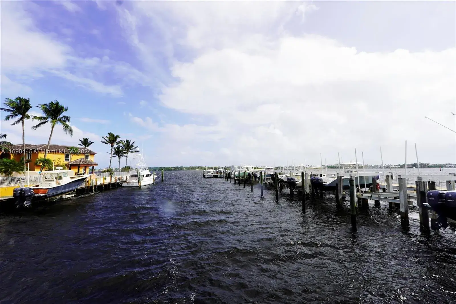 3 bedroom 2 bath Residential for sale at 123 Harbors Way, Boynton Beach FL 33435