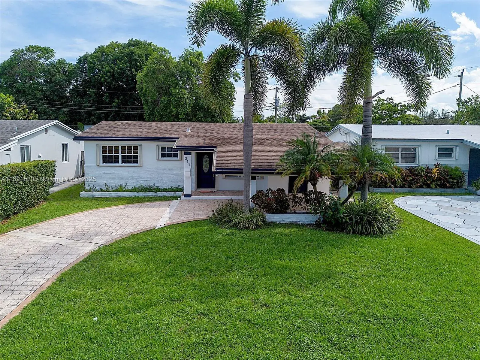 3 bedroom 2 bath Residential for sale at 317 SW 7th Ct, Hallandale Beach FL 33009