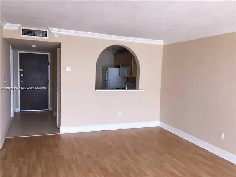 488 NW 165th St Rd # 411, Miami FL 33169