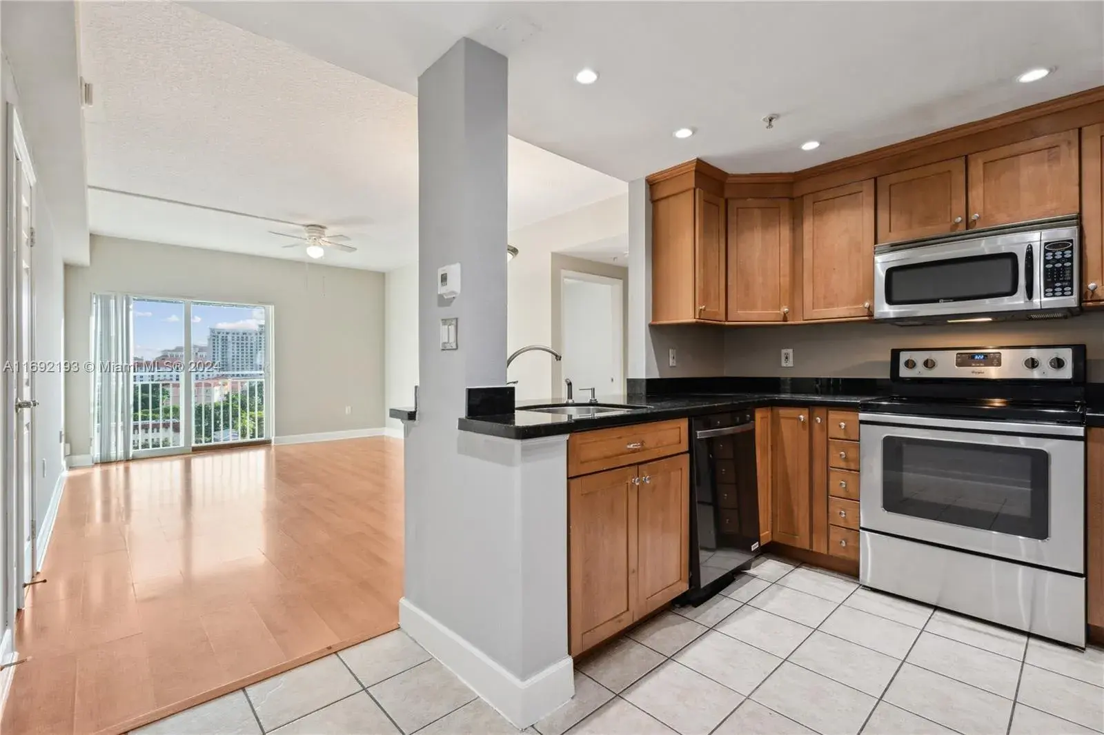 2 bedroom 2 bath Residential Lease for rent at 50 Menores Ave # 827, Coral Gables FL 33134