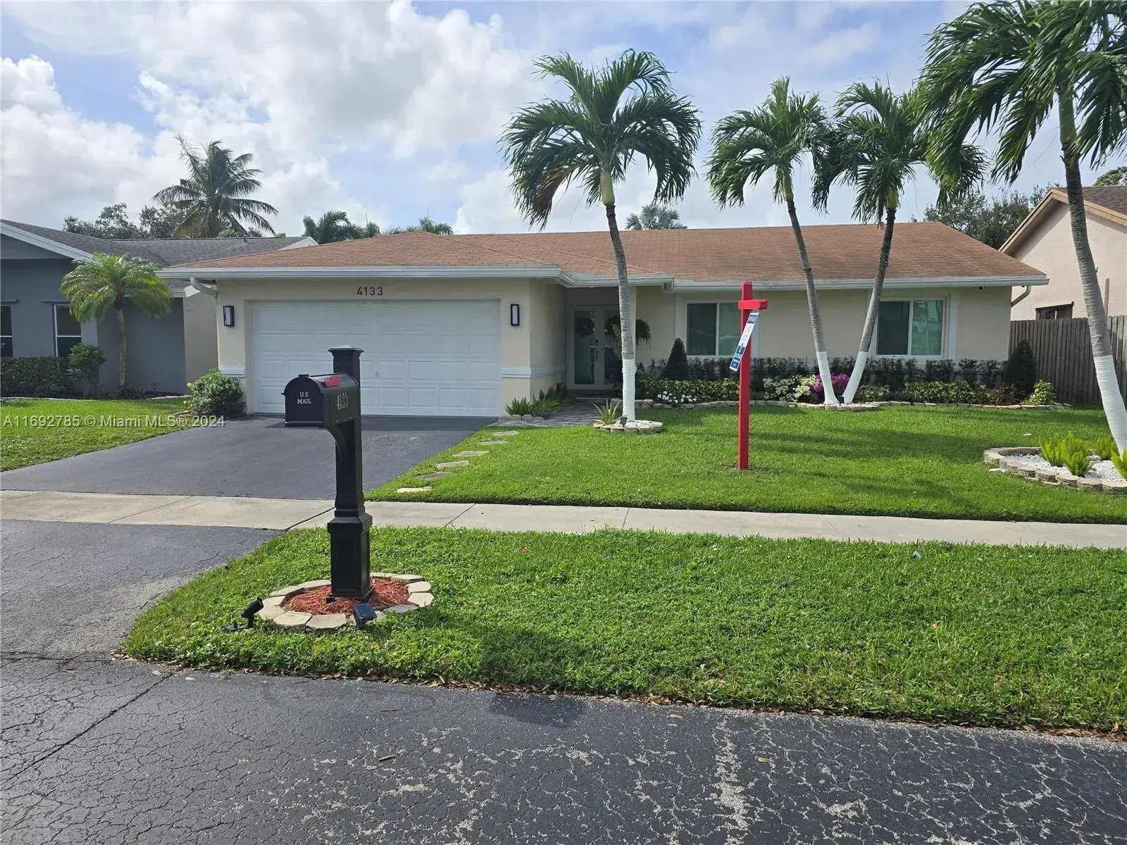 4133 NW 96th Way, Sunrise FL 33351
