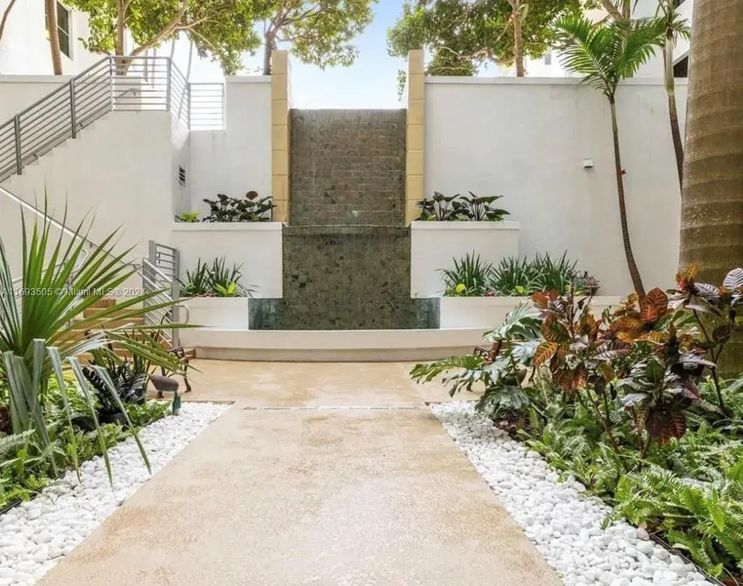 1830 Radius Dr # 222, Hollywood FL 33020