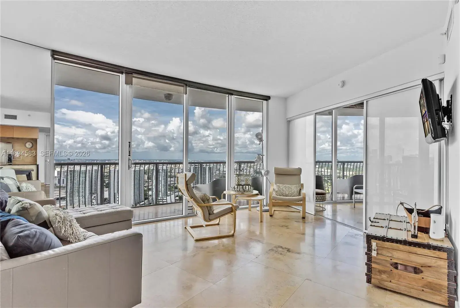 2 bedroom 2 bath Residential Lease for rent at 1750 N Bayshore Dr # 5014, Miami FL 33132