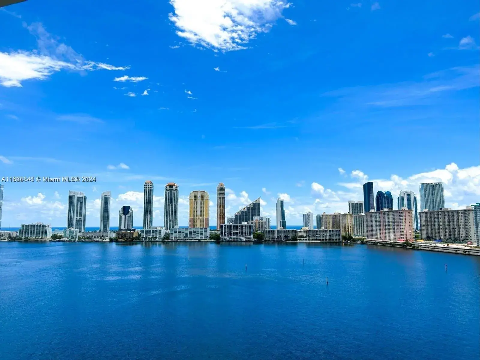 2 bedroom 2 bath Residential for sale at 3000 Island Blvd # 1201, Aventura FL 33160