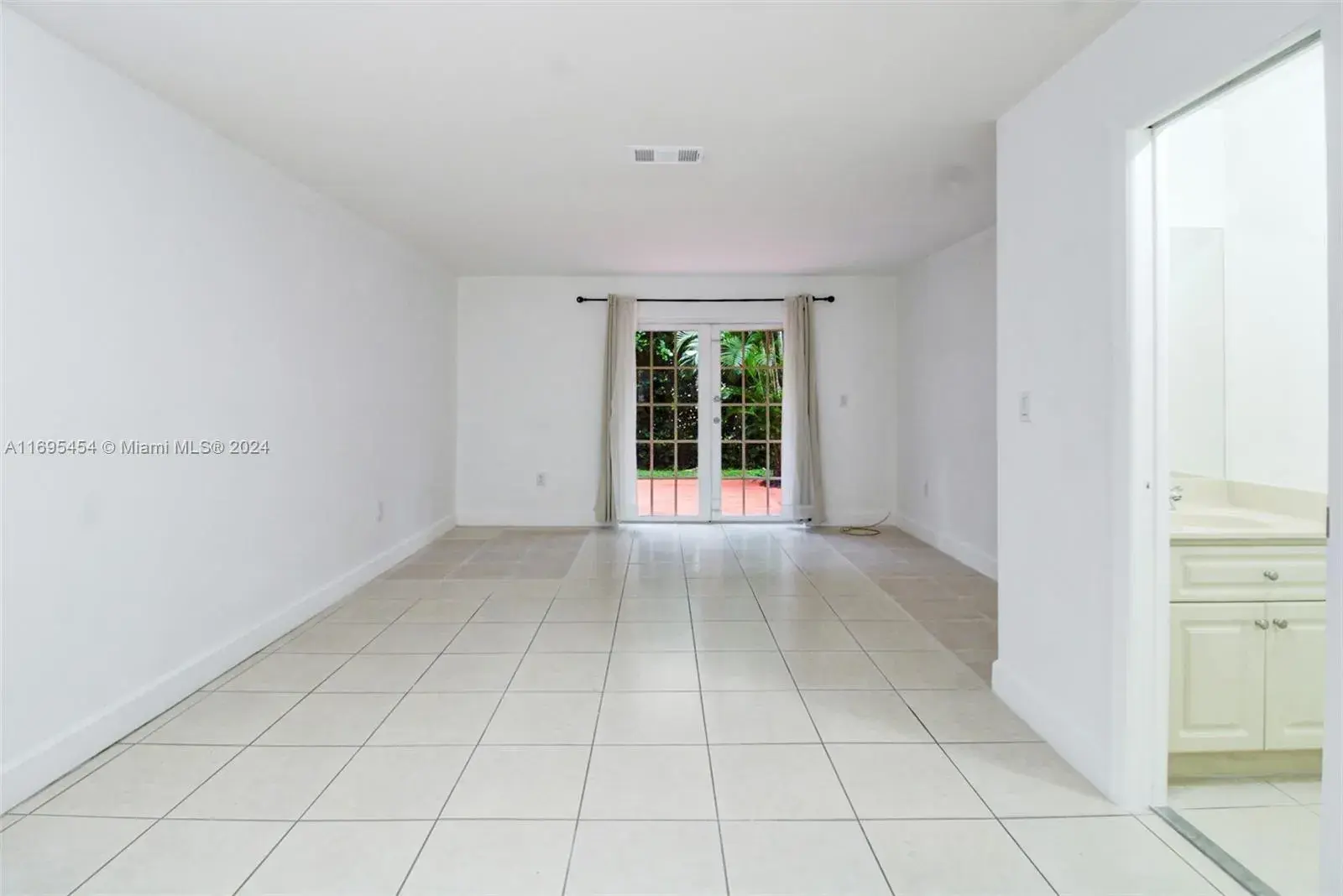 6858 NW 173rd Dr # 302, Hialeah FL 33015