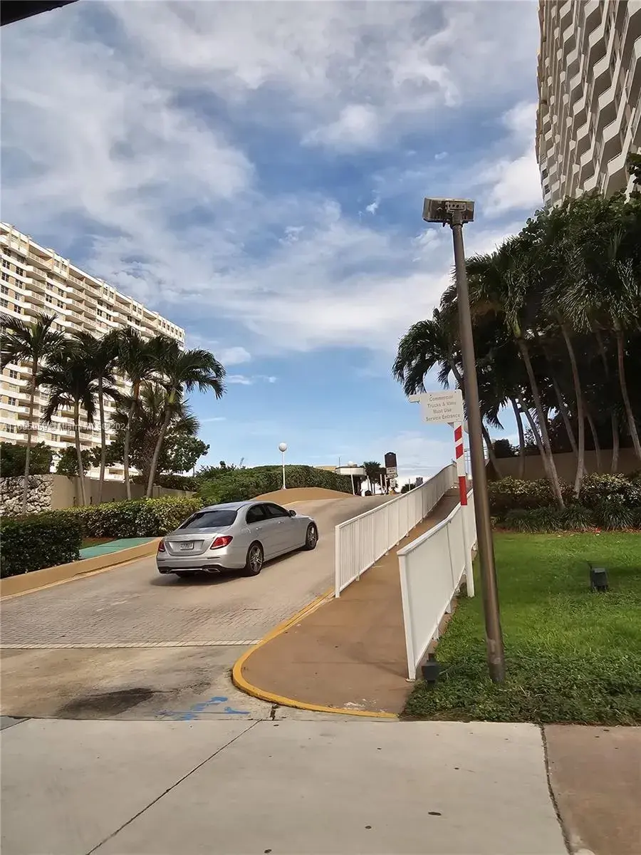 1980 S Ocean Dr # 6J, Hallandale Beach FL 33009