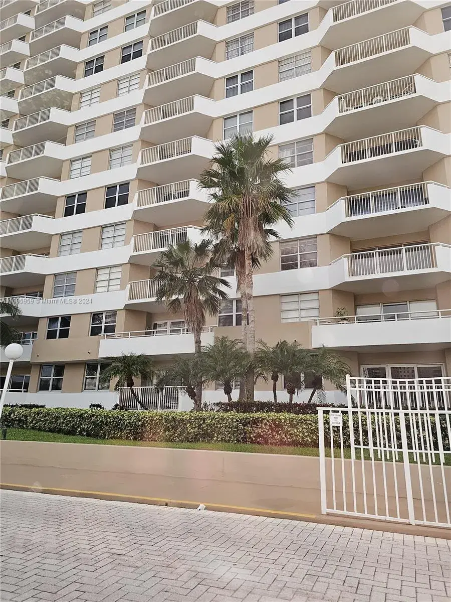1980 S Ocean Dr # 6J, Hallandale Beach FL 33009