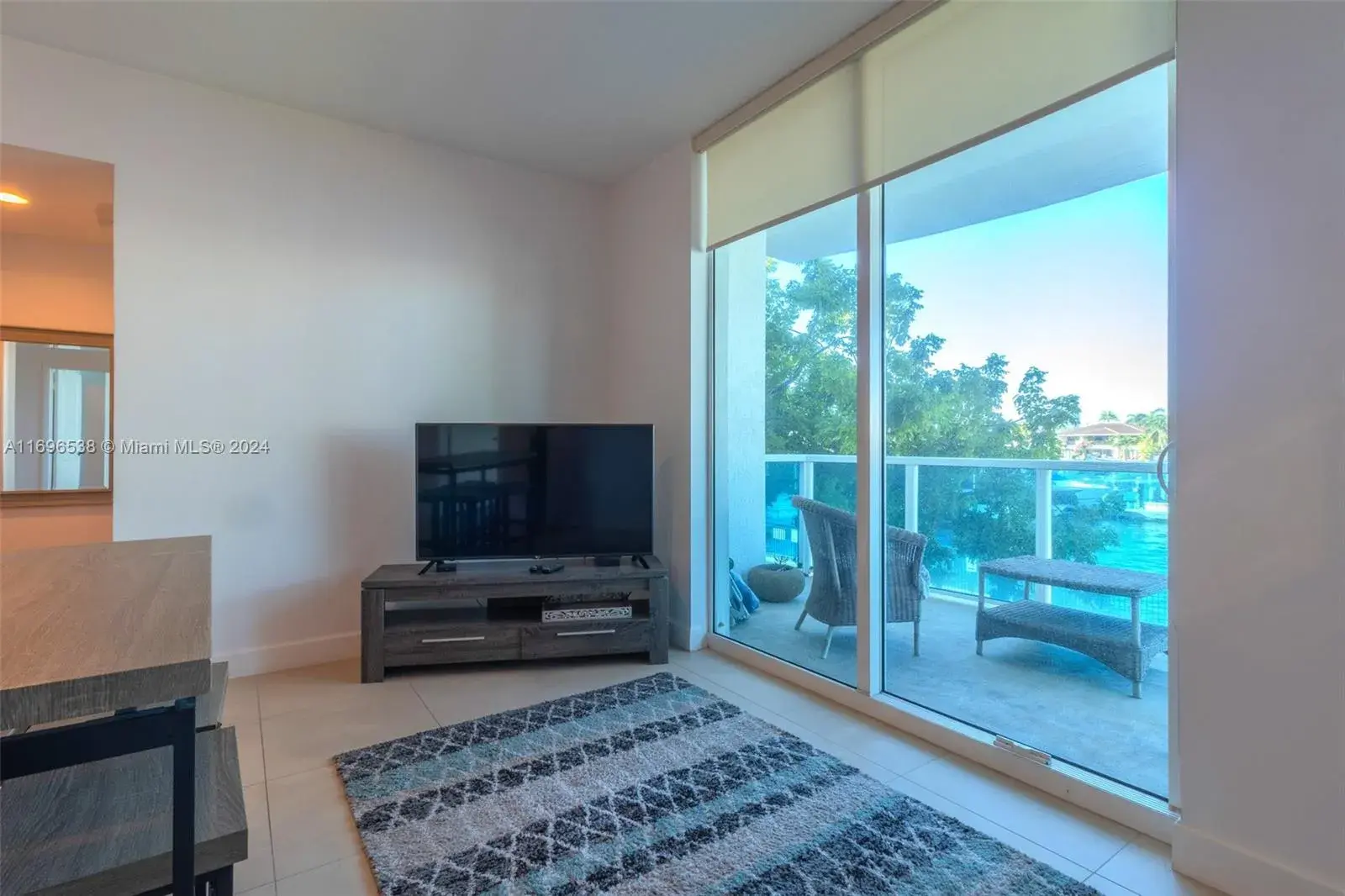 1945 S Ocean Dr # M5, Hallandale Beach FL 33009