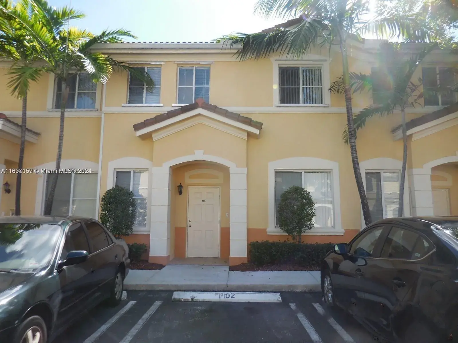 4 bedroom 3 bath for sale at 6940 NW 177th St # P102, Hialeah FL 33015