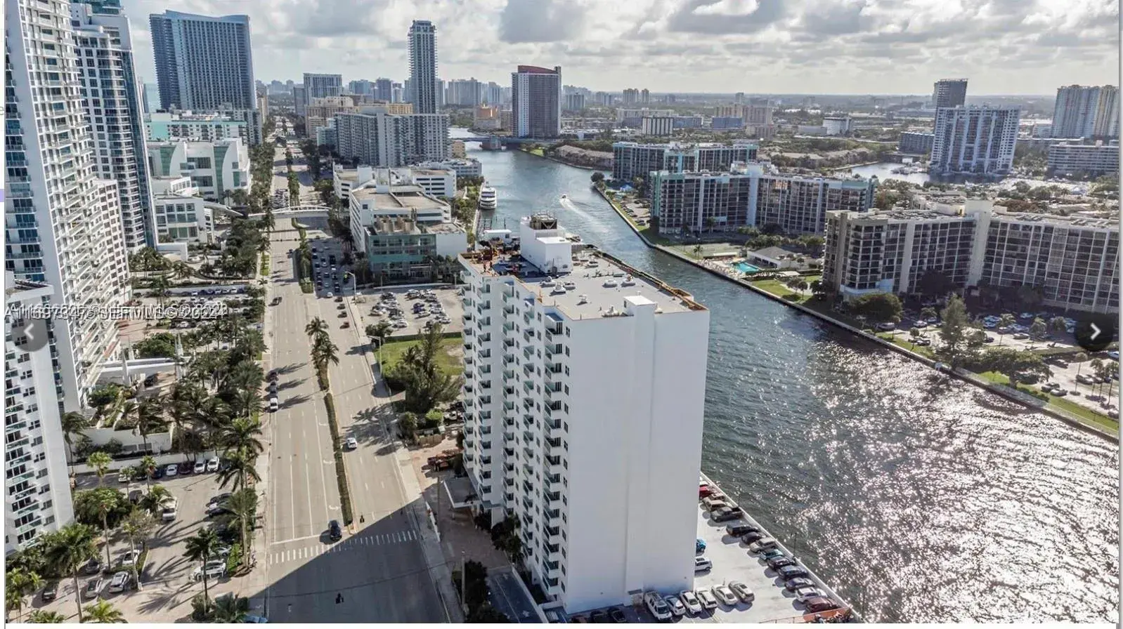 1 bedroom 1 bath Residential for sale at 3000 S Ocean Dr # 1012, Hollywood FL 33019