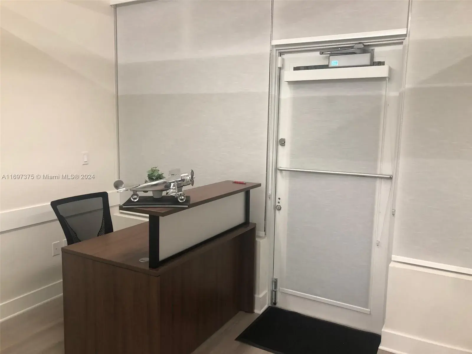 5801 NW 151st St # 105, Miami Lakes FL 33014