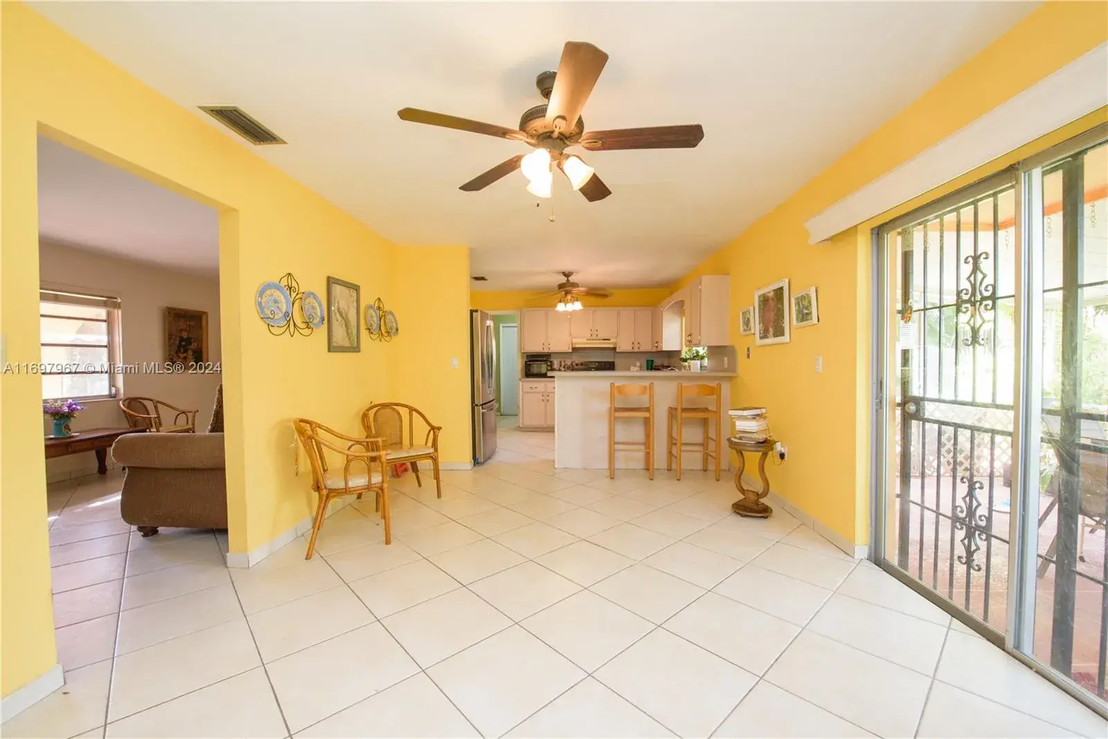 9541 Haitian Dr, Cutler Bay FL 33189