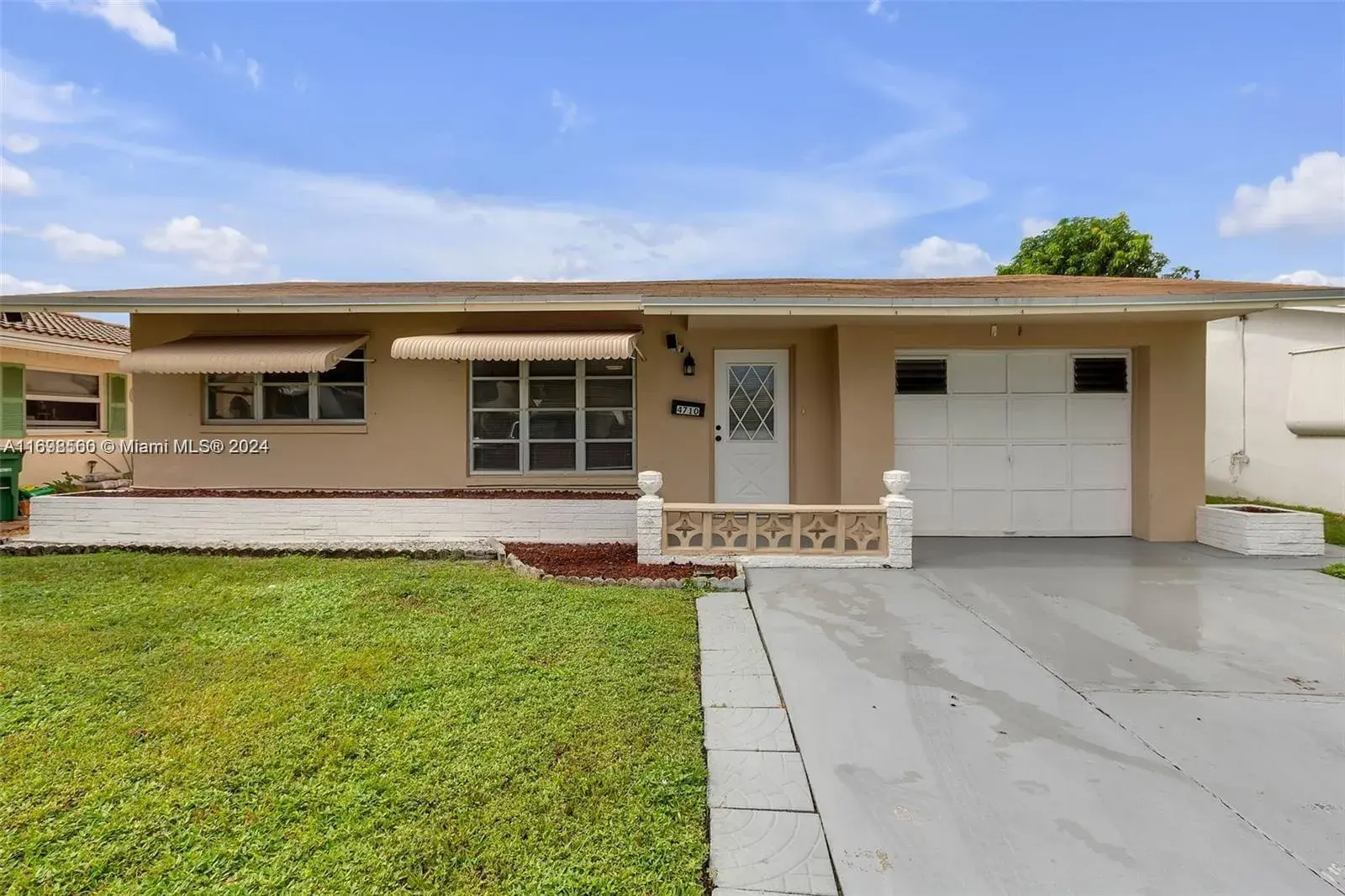 2 bedroom 2 bath Residential for sale at 4710 NW 49th Pl, Tamarac FL 33319