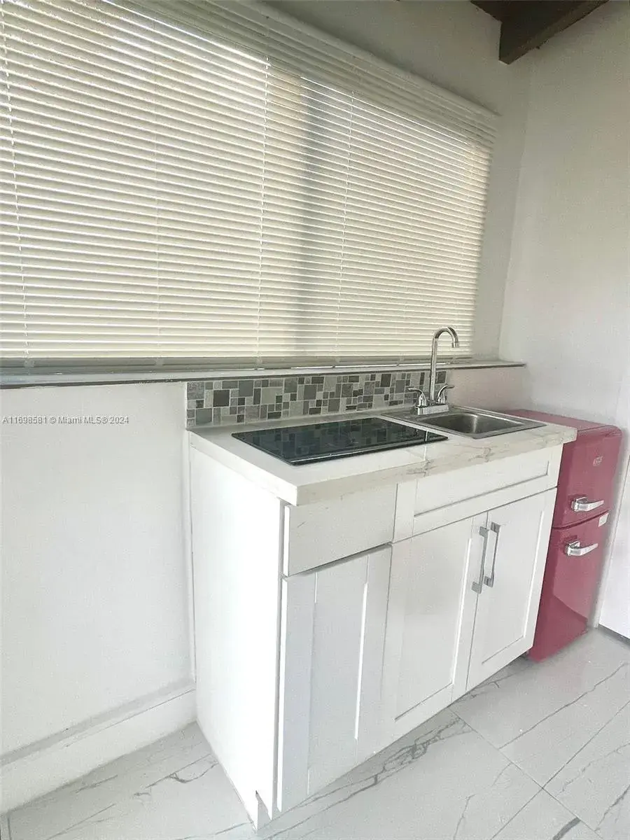 1776 NE 178 STREET # 2, Miami FL 33162