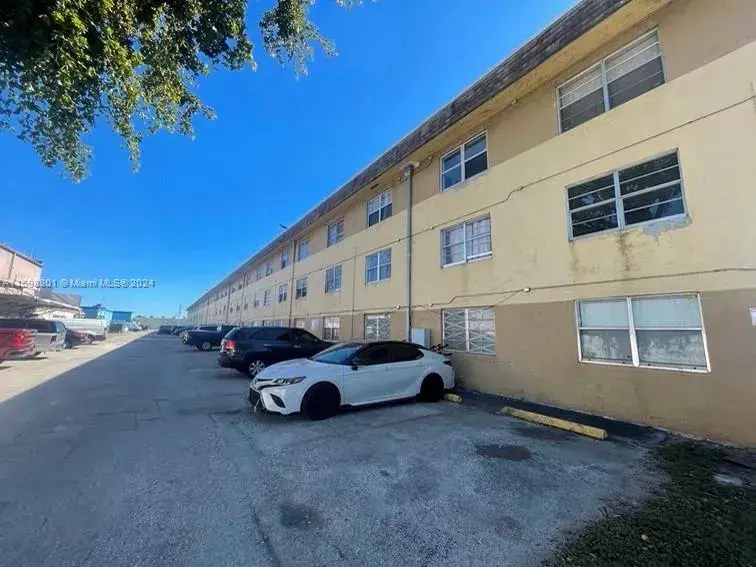 11005 SW 1st St # 204, Sweetwater FL 33174
