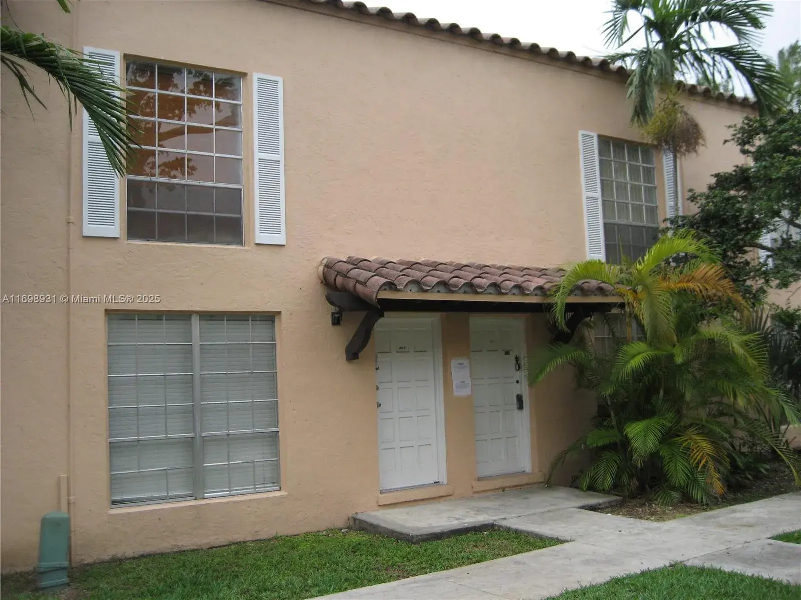 2 bedroom 1 bath Residential for sale at 10806 N Kendall Dr # 26, Miami FL 33176