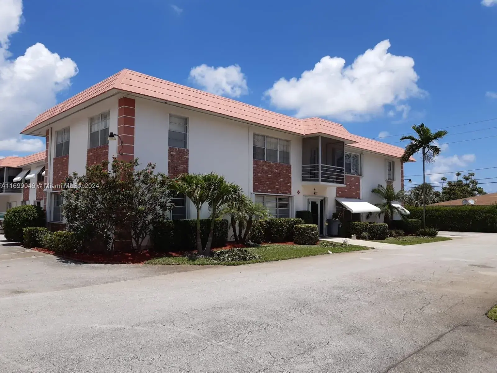 2 bedroom 1 bath Residential for sale at 3550 NW 8th Ave # 413, Pompano Beach FL 33064