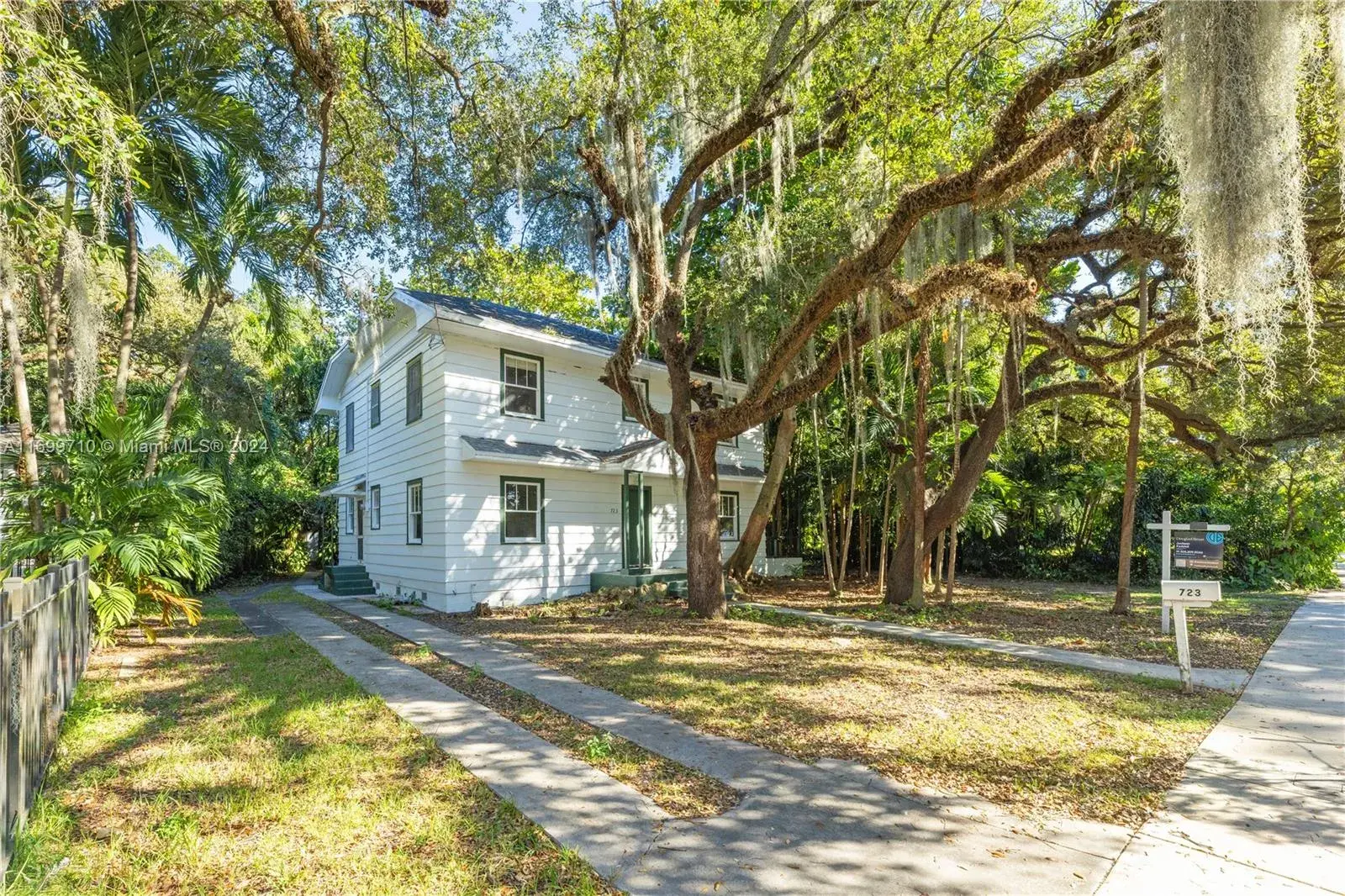 6 bedroom 3 bath Residential for sale at 723 NW 9th Ave, Miami FL 33136