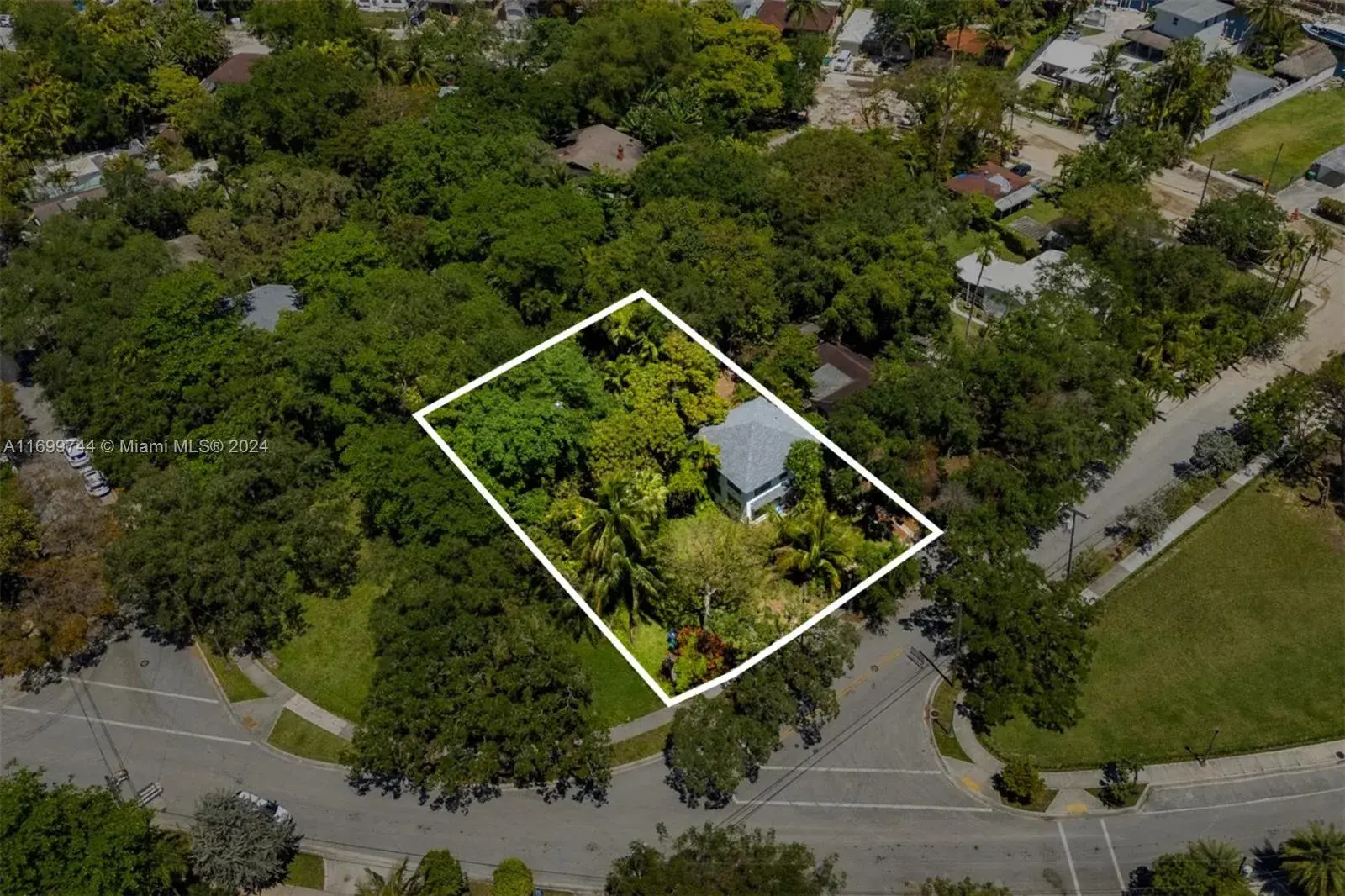 4 bedroom 2 bath Residential for sale at 845 NW 7th St, Miami FL 33136