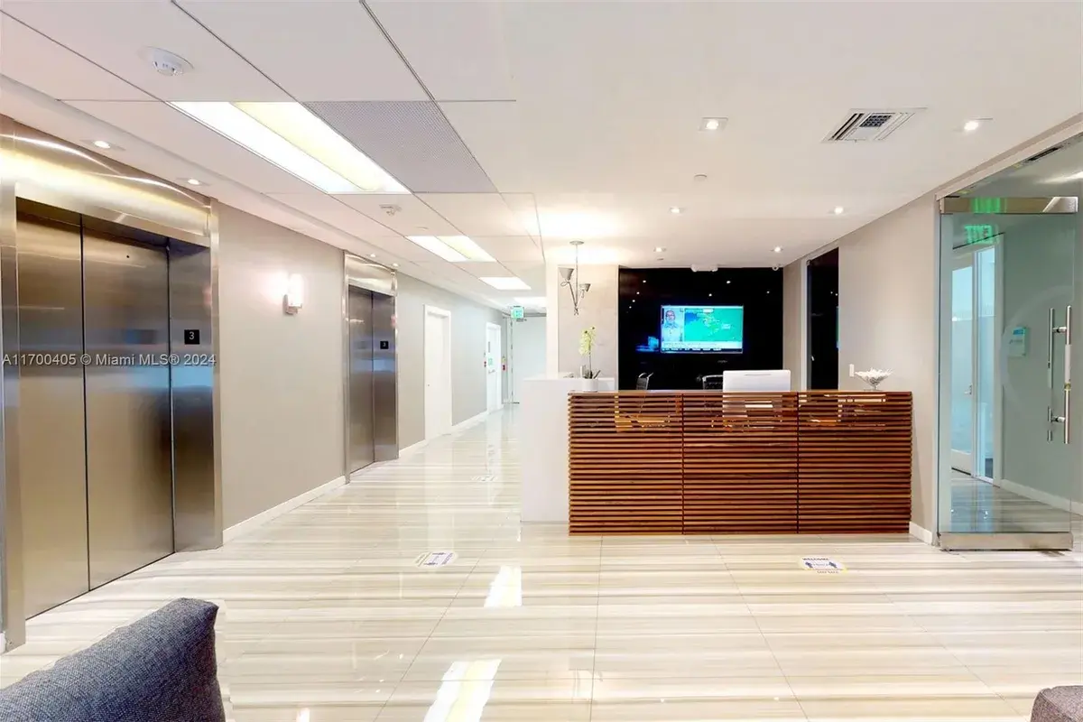 150 SE 2nd Ave # 321, Miami FL 33131