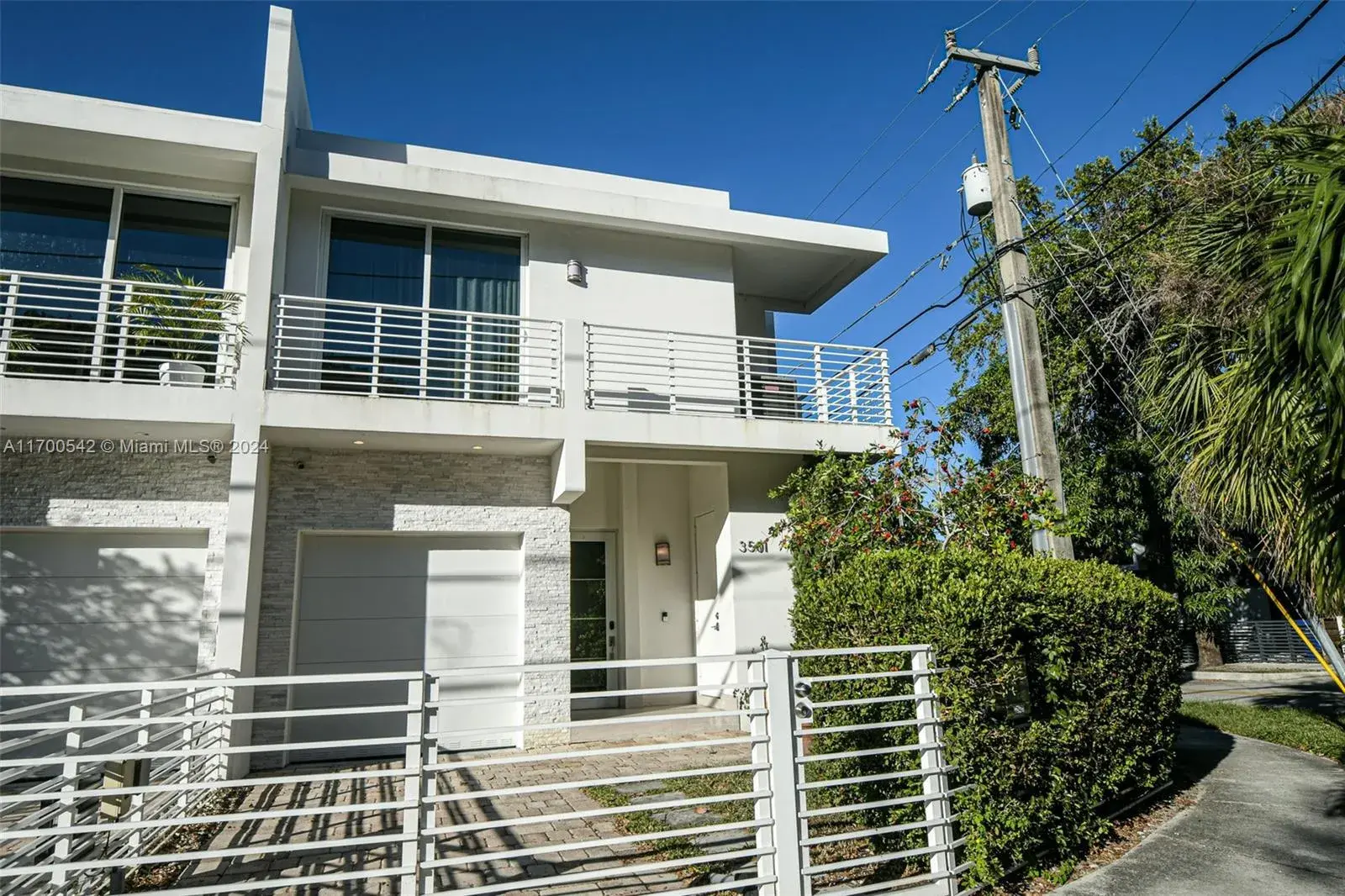 3 bedroom 2 bath Residential Lease for rent at 3501 Day Ave # 3501, Miami FL 33133