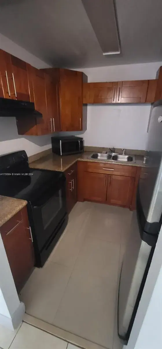 1805 W 56th St # 209, Hialeah FL 33012