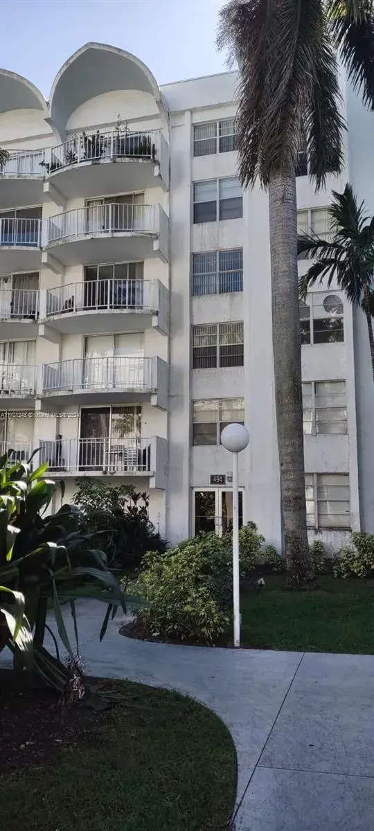 488 NW 165th St Rd # 616, Miami FL 33169