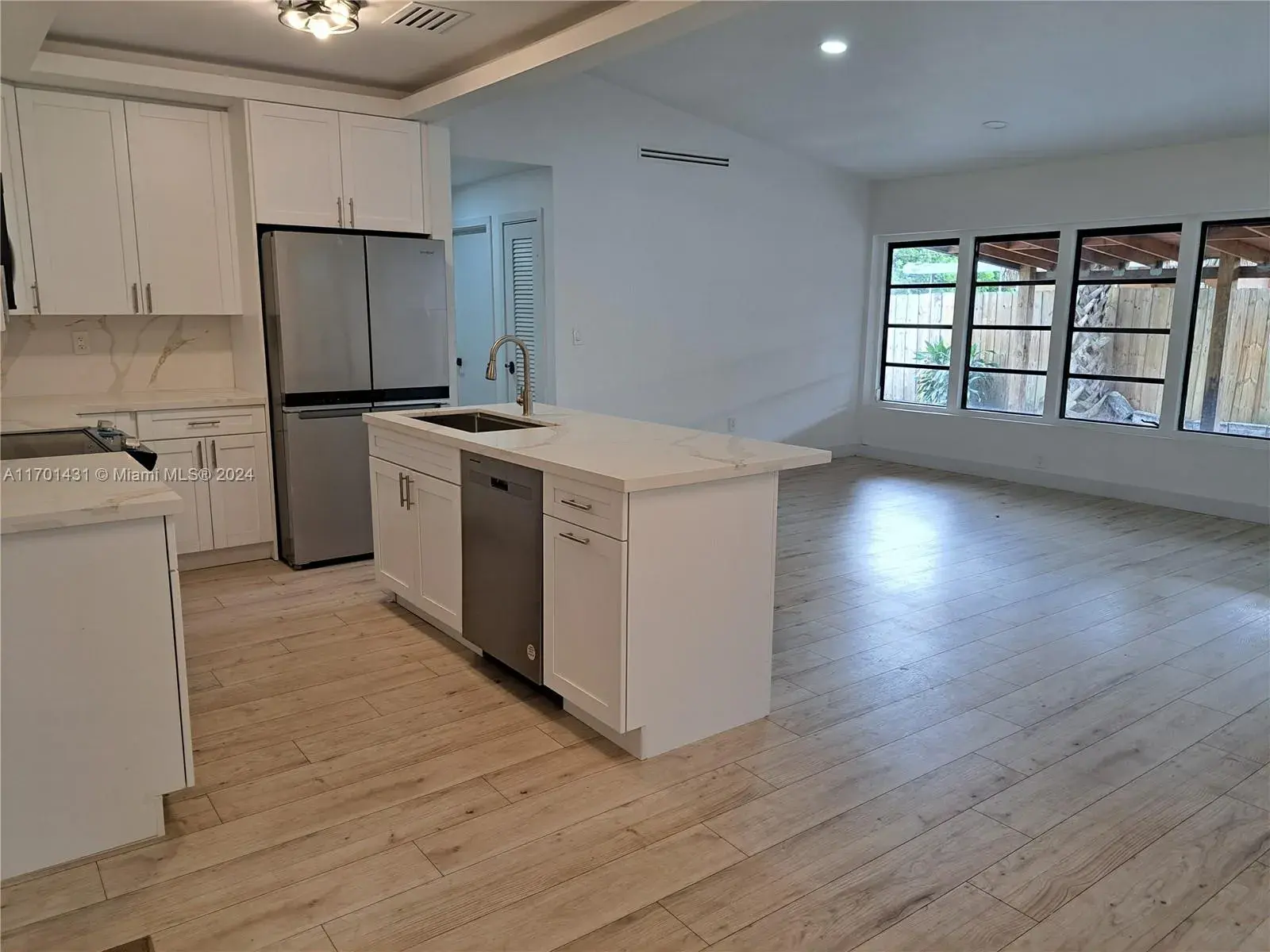 460 Carolina Ave, Fort Lauderdale FL 33312