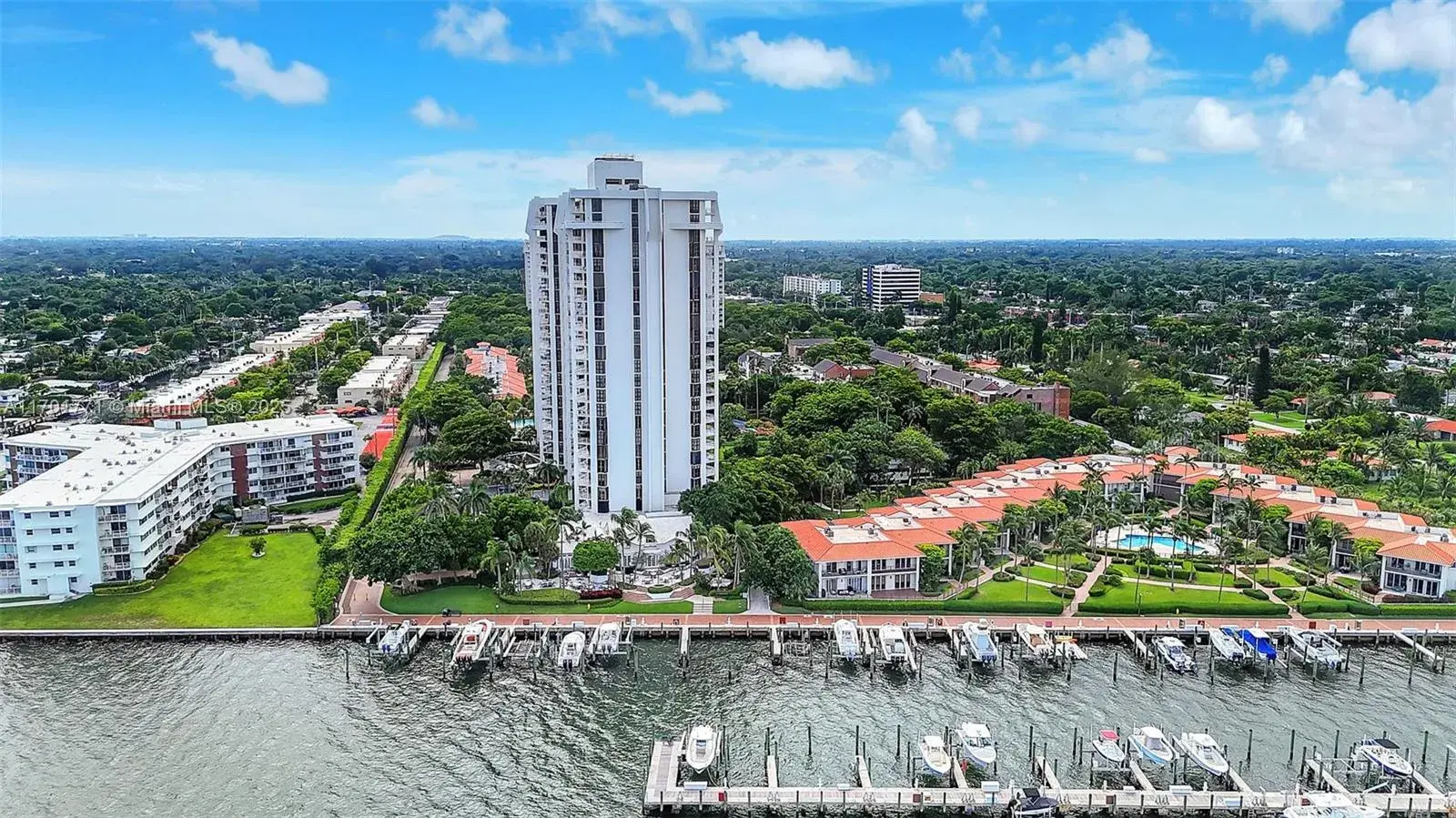 4000 Towerside Ter # 707, Miami FL 33138