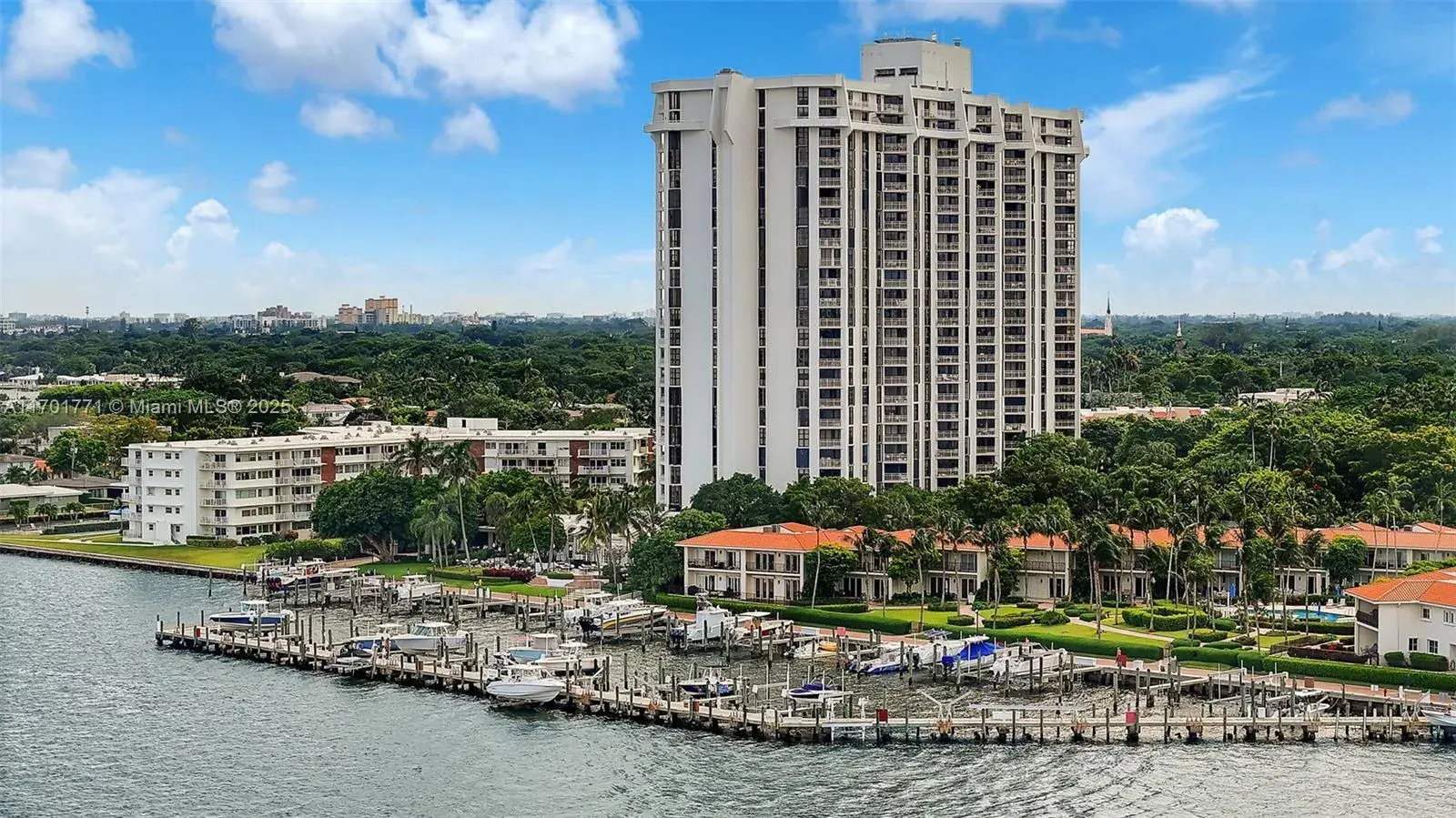 4000 Towerside Ter # 707, Miami FL 33138