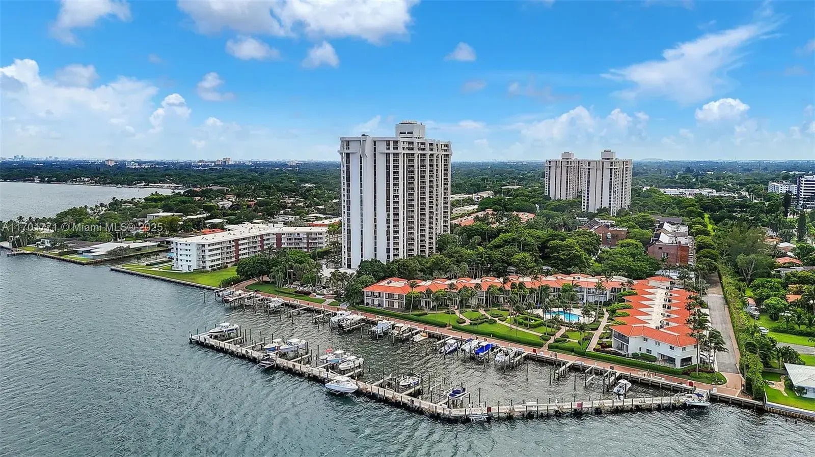4000 Towerside Ter # 707, Miami FL 33138