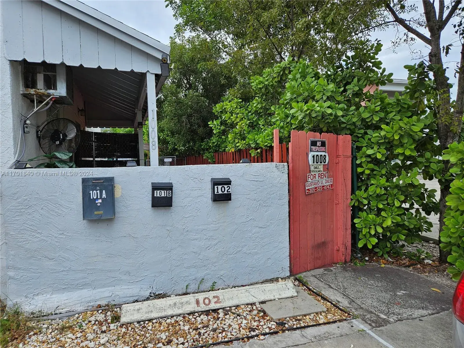 2 bedroom 1 bath Residential Lease for rent at 1008 N 18th Ct # B, Hollywood FL 33020