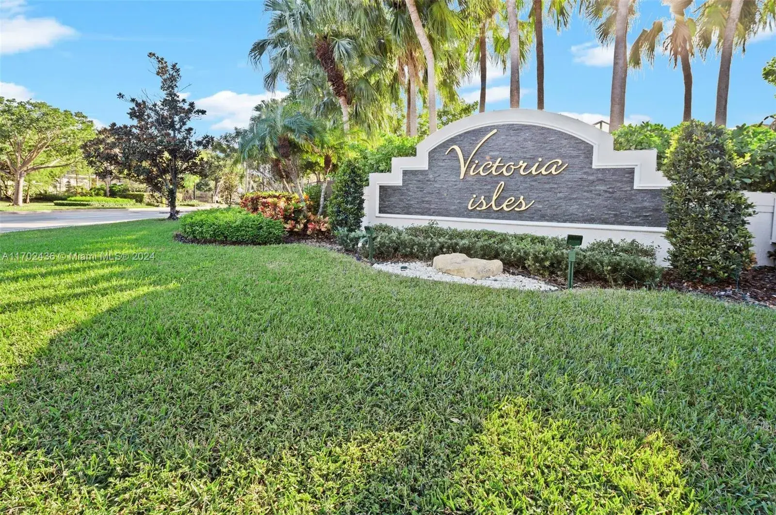 2 bedroom 2 bath Residential for sale at 5934 NW 47th Way, Coconut Creek FL 33073